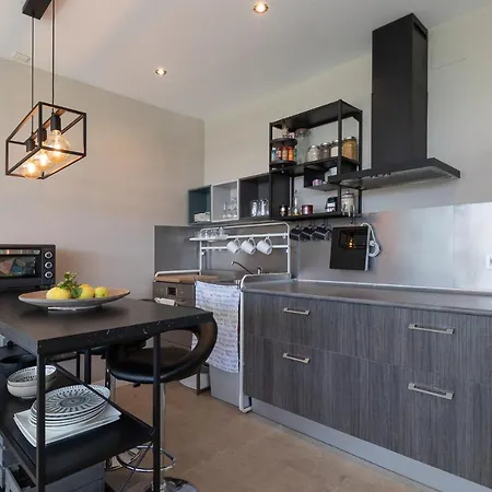 Stunning Private Loft In Homestay Marbella